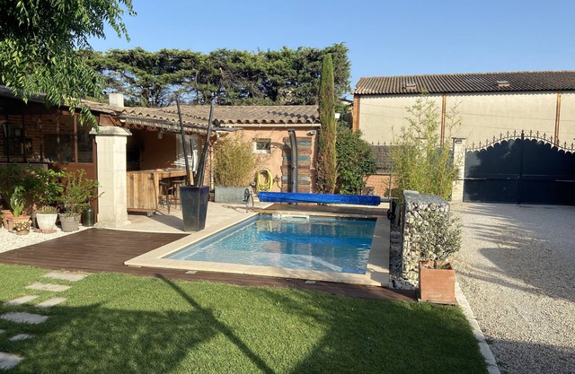Villa between Alpilles and Luberon
