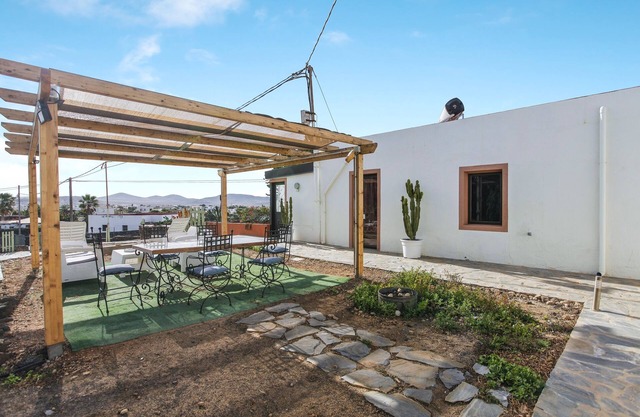 Villa "Bioenergika Luna" with Fibre Optic Wi-Fi, Terrace, Mountain View & Garden