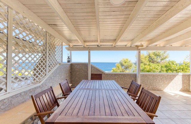 Villa 'Bissu' with Sea View, Private Terrace and Air Conditioning