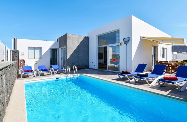 'Villa Blue New Horizont' with Sea View, Wi-Fi and Air Conditioning