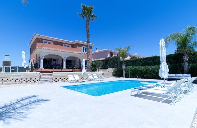 Villa Bonalba spacious 10P villa with private pool
