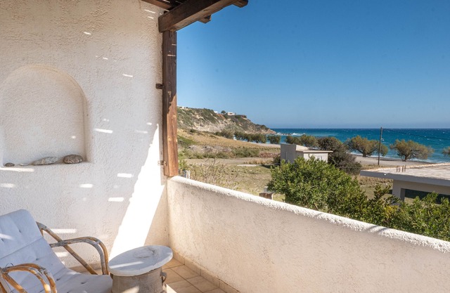 Villa "Bord De Mer Ile De Crete" with private terrace, Wi-Fi & air conditioning