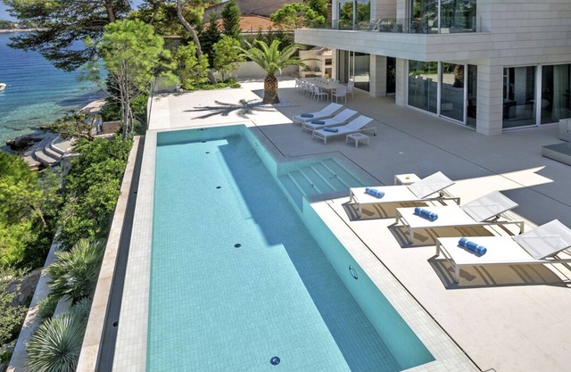 Villa Branka - Six Bedroom Villa, Sleeps 12