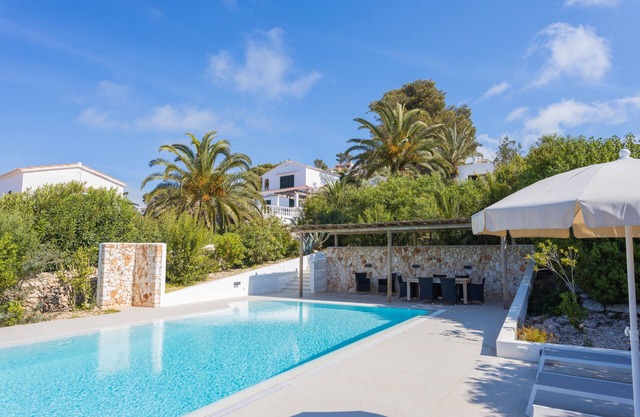 Villa Calina, prime location, sea views