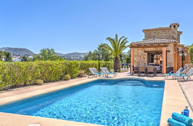 Villa Cambra by Villa Plus