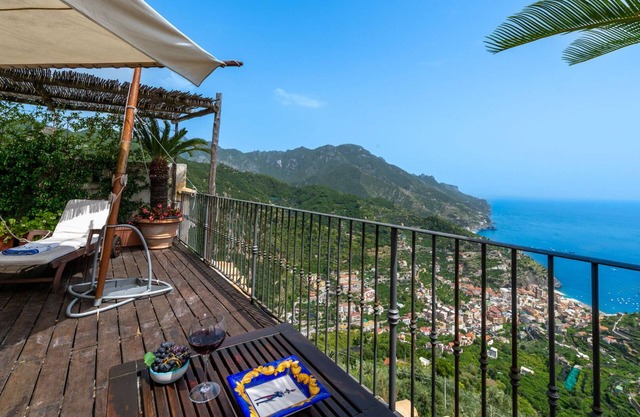 Villa Casarossa Numero Uno 6, Emma Villas