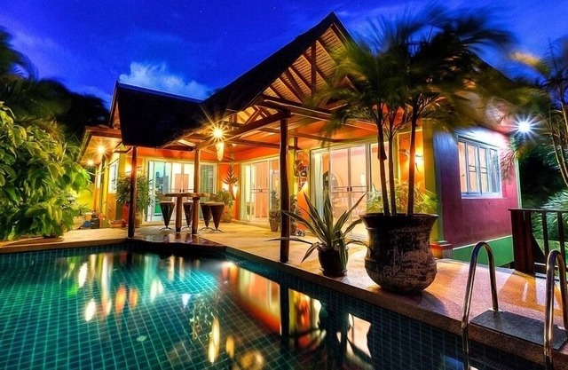 Villa Chaba with swimming pool in Naiharn
