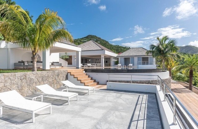 Villa Coco | Beach View - Located in Beautiful Lorient Beach with Private Pool