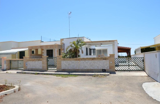 Villa con doppio appartamento piano terra e semi-interrato