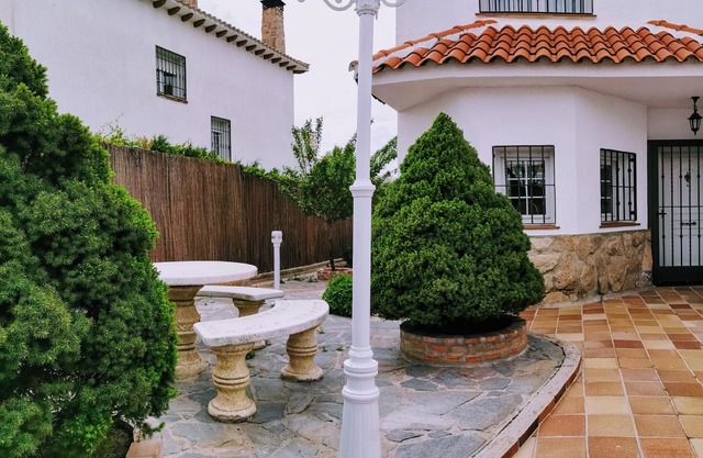 Villa con piscina privada cerca de Parque Warner