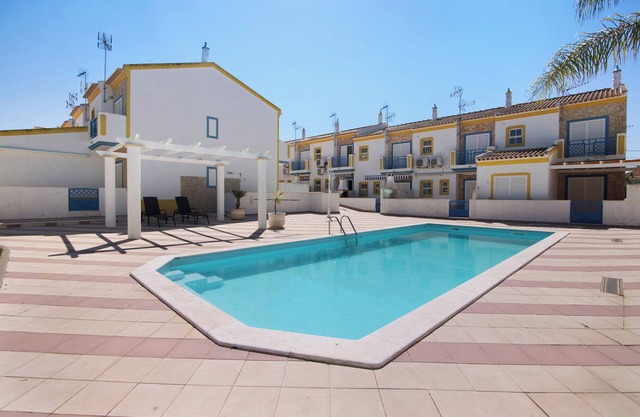 Villa 'Constança' with Shared Pool, Wi-Fi and Air Conditioning