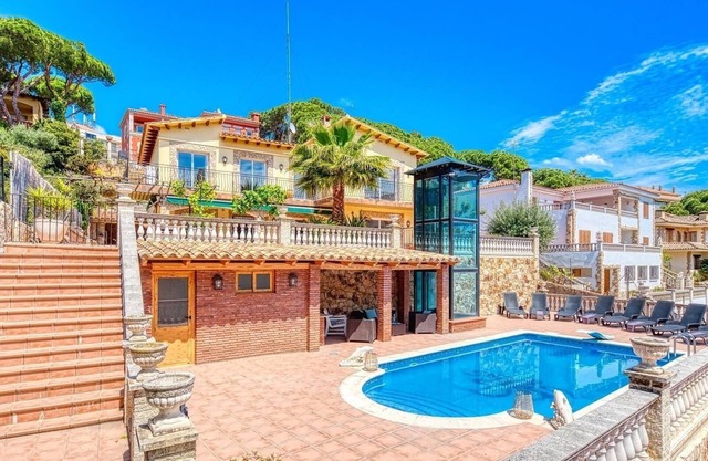 Villa "Costacabana - Dolce Vita" with Private Pool, Private Terraces & Wi-Fi