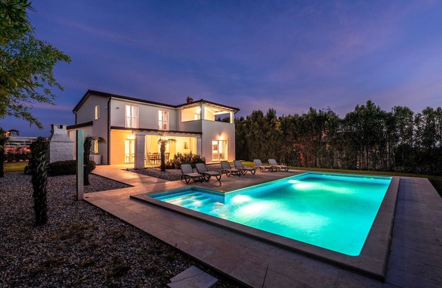 Villa Cvita Domenica near Poreč for 8 people with 40 m2 private pool - pet friendly