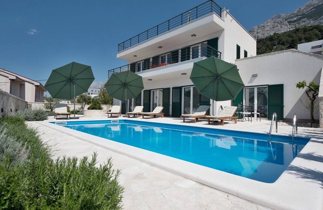 Villa Dante with sea view & private pool