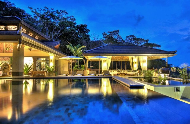 Villa de Agua: Ultra-Luxury Balinese Ocean-View Villa w/4 Master Bedrooms!