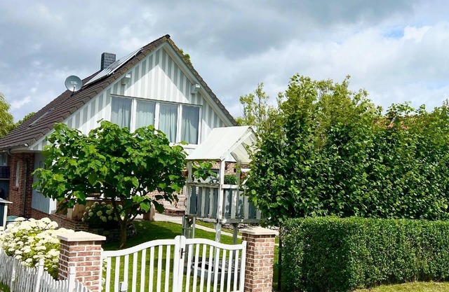 Villa "Deichblick" with sauna