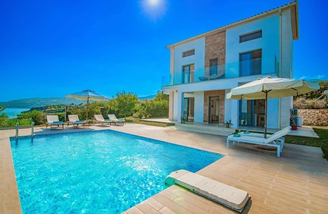 Villa Dejavu Vrahos by Villa Plus