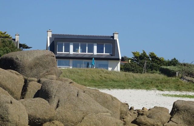 Villa des Courlis, 10 people, beach at your feet