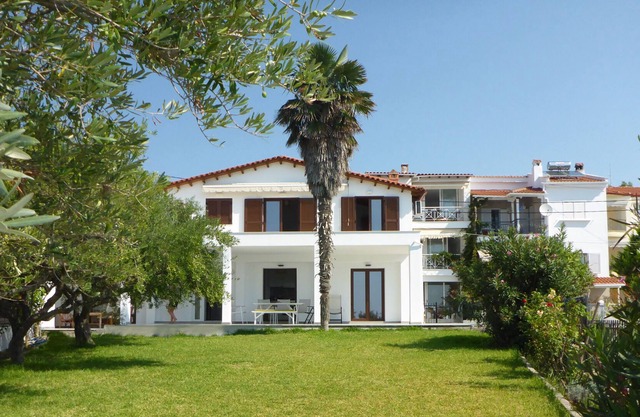 Villa directly by the sea