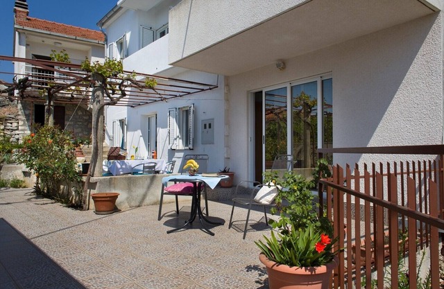 Villa Dororeja with private pool, sea view, few steps from beaches
