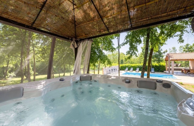 Villa Eden Summary: V