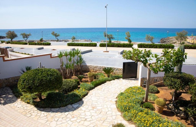 Villa Eleonora con piscina Fronte Mare