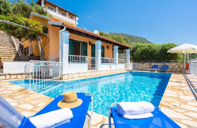 Villa Elia - Two Bedroom Villa, Sleeps 5