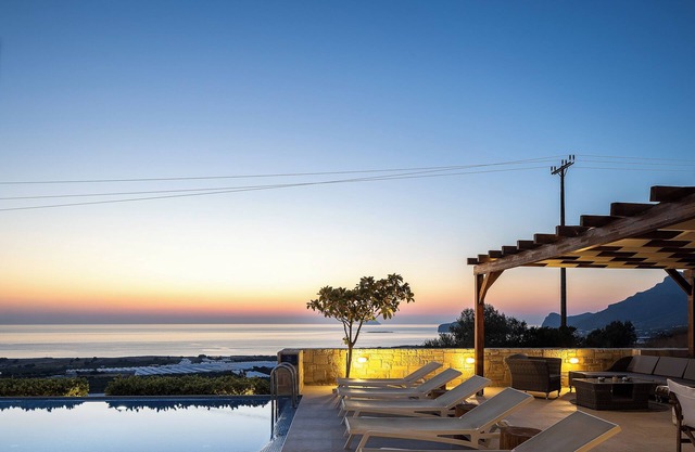 Villa Elpida Sea view & heated* pool!