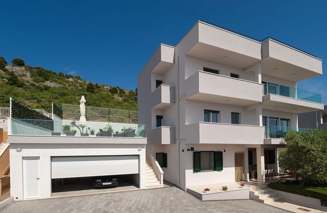 Villa Famiglia with Swimming pool