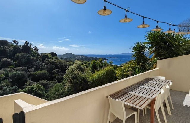 Villa Familiale Superbe vue mer et Couchers de Soleil