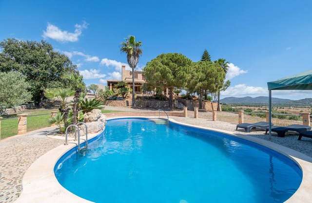 Villa 'Finca Son Manxo' with Mountain View, Wi-Fi and Air Conditioning