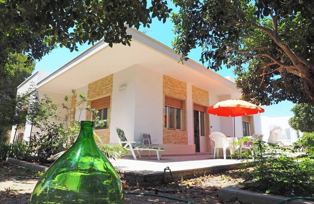 Villa Flora 8 beds at 50 mt. from the sea