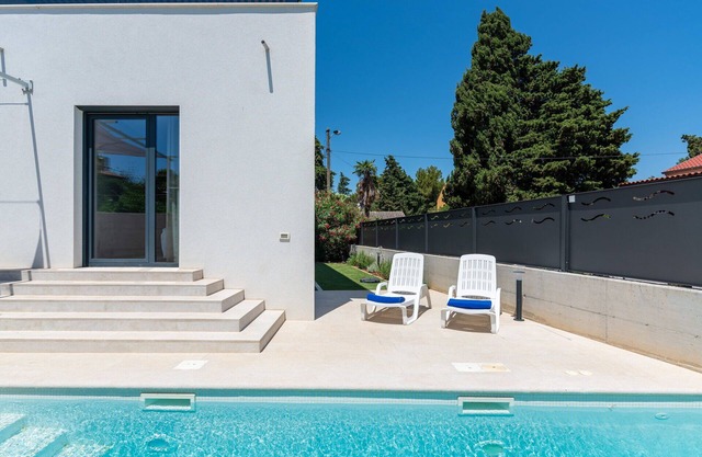 Villa Flying Star with Pool