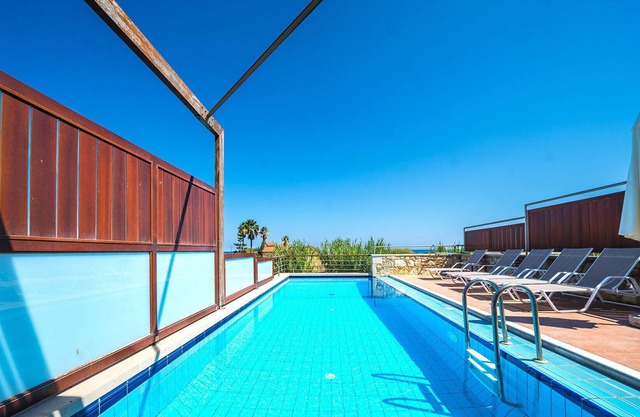 Villa for rent with private pool and sea view 200 m from the beach