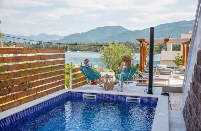 Villa Gioia - Four Bedroom Villa with Pool