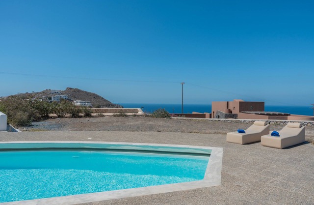 Villa 'Golden Horizon' with Sea View, Wi-Fi and Air Conditioning