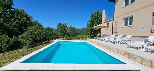 Villa Green Oasis With Pool