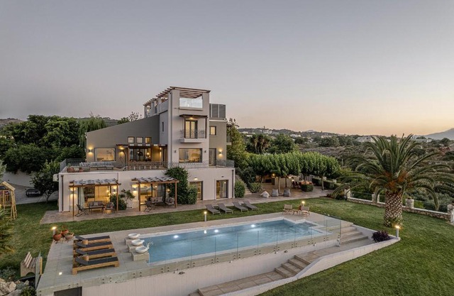 Villa Heora - The Floating Residence