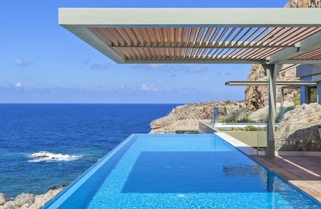 Villa Hermes - Extravagant, hideaway villa by the sea