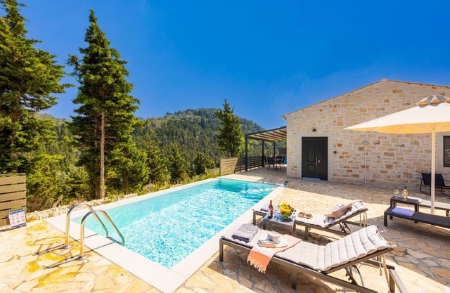 Villa Hill View Ena - One Bedroom Villa, Sleeps 4