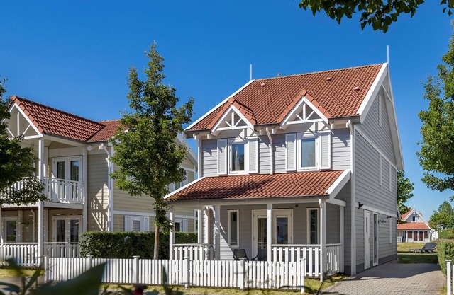 Villa in Aquadelta with Sauna & Jacuzzi