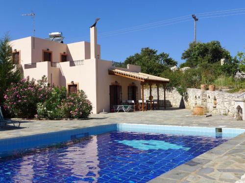 Villa in Axos with Pool near Panormo Beach