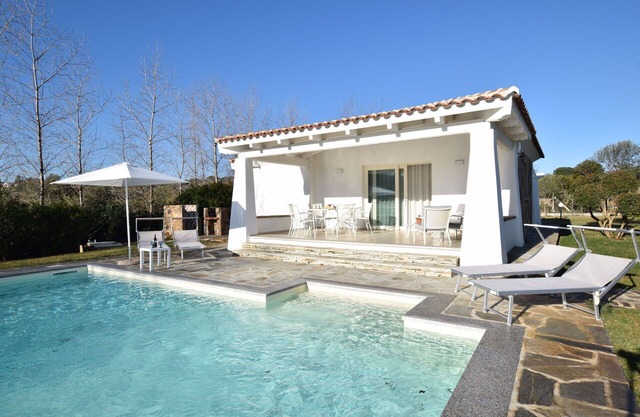 Villa in Budoni with 3 bedrooms sleeps 8