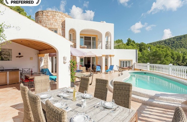 Villa in Cala Llonga near Beach & Ferry Port