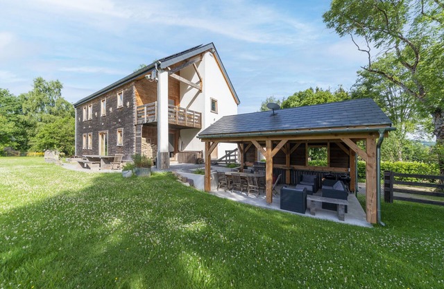 Villa in Freyneux with Garden