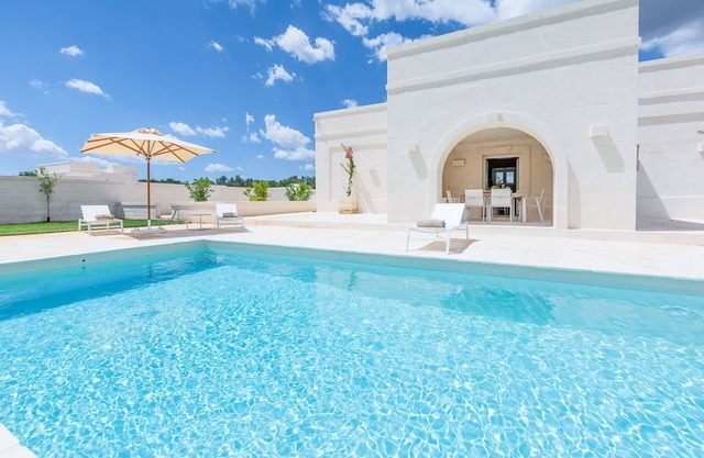 Villa in Ostuni with 3 bedrooms sleeps 6