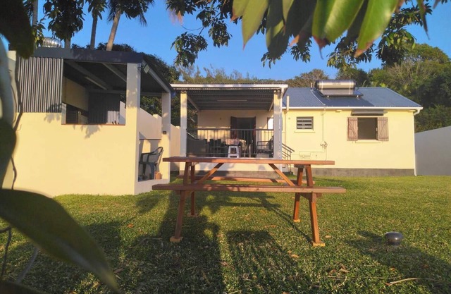 Villa in the countryside with large garden and magnificent sea view