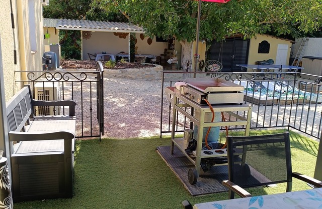 Villa in the heart of green Provence