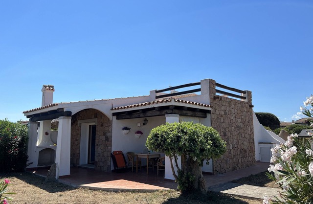 Villa Sleeps 4 with Rooftop Solarium