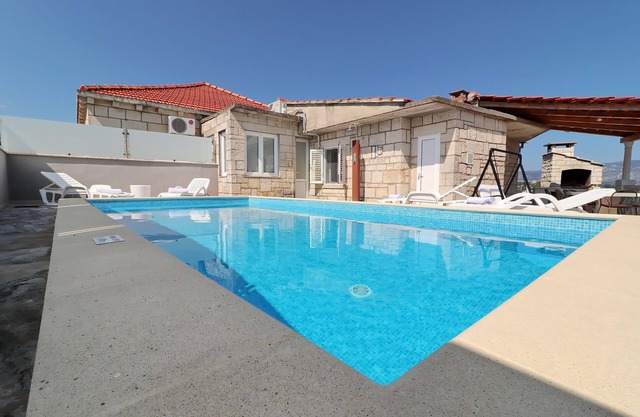 Villa Ivana-Three-Bedroom Villa with Private Pool